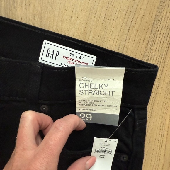 Women’s Gap Cheeky Straight Black Jeans - Picture 2 of 3